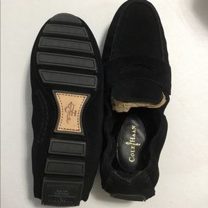 NWT Cole Hahn women’s “Sadie Moccasin” in black